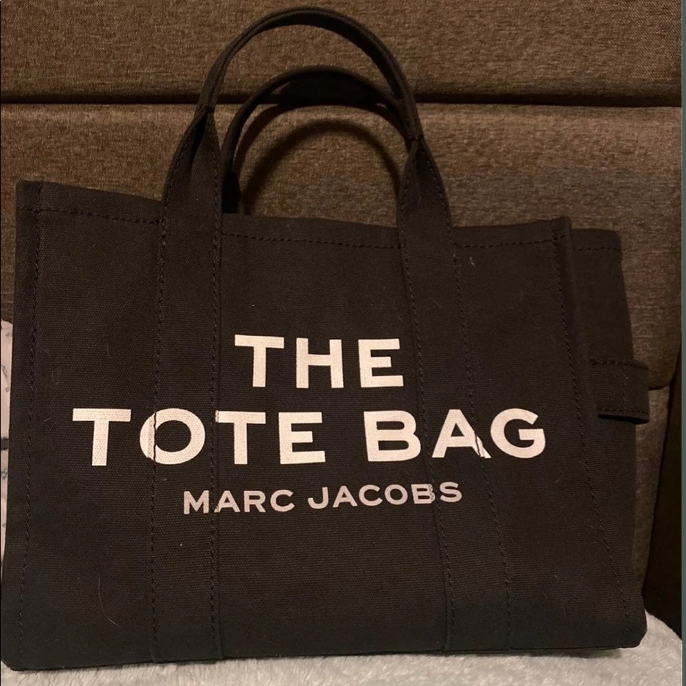 MARC JACOBS THE TOTE BAG